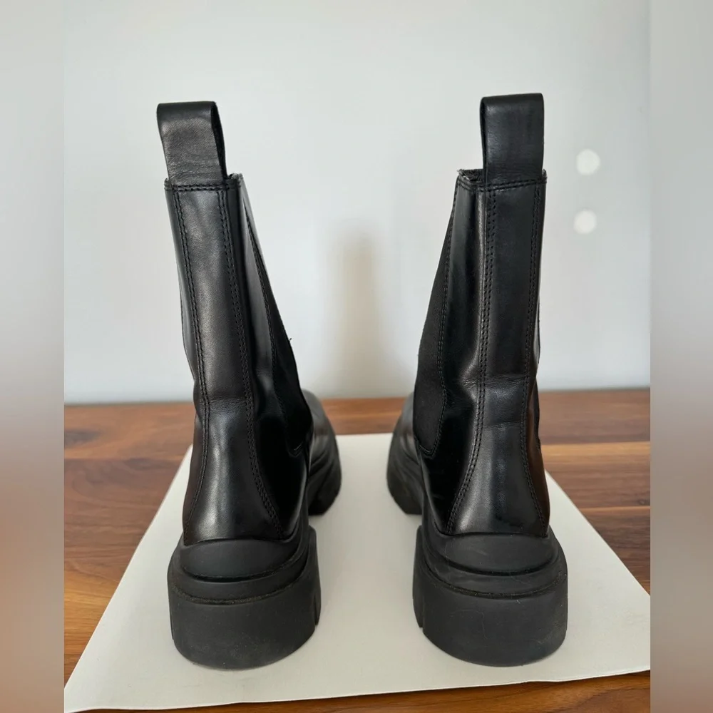 Women’s Mid Calf Chelsea Boots - Picture 5 of 9